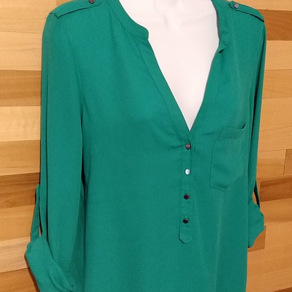 Kenneth Cole kelly green sheer top - Picture 3 of 4